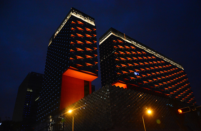 如何選擇一款合適的LED點(diǎn)光源作為景觀亮化？